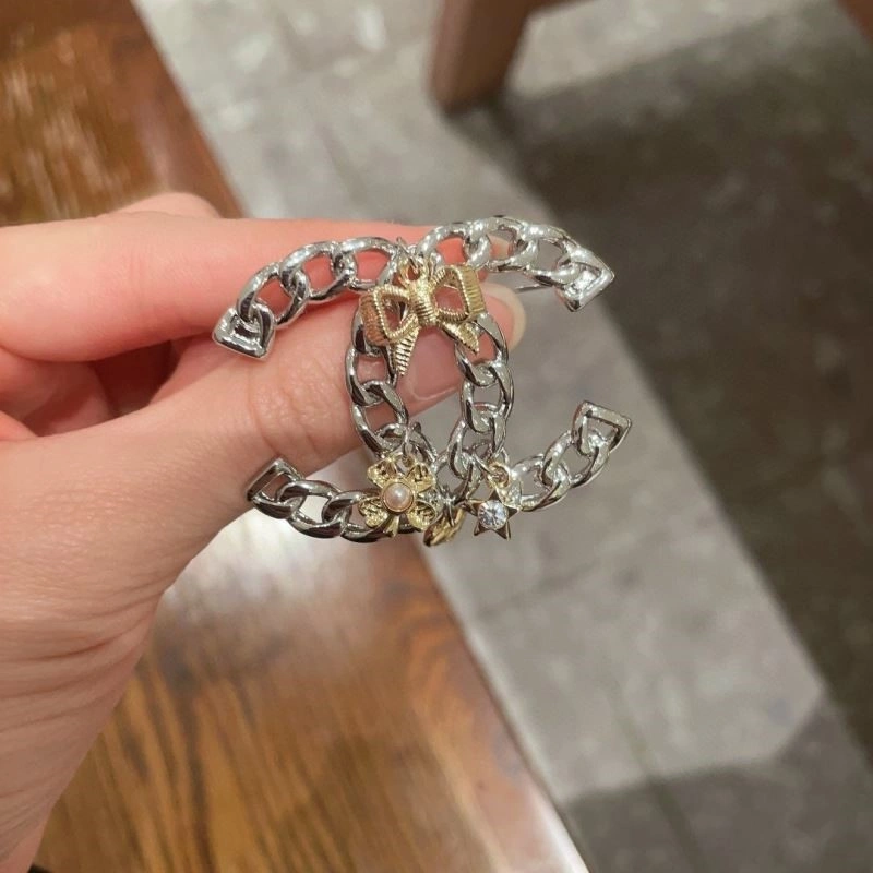 Chanel Brooches Sporty 223171