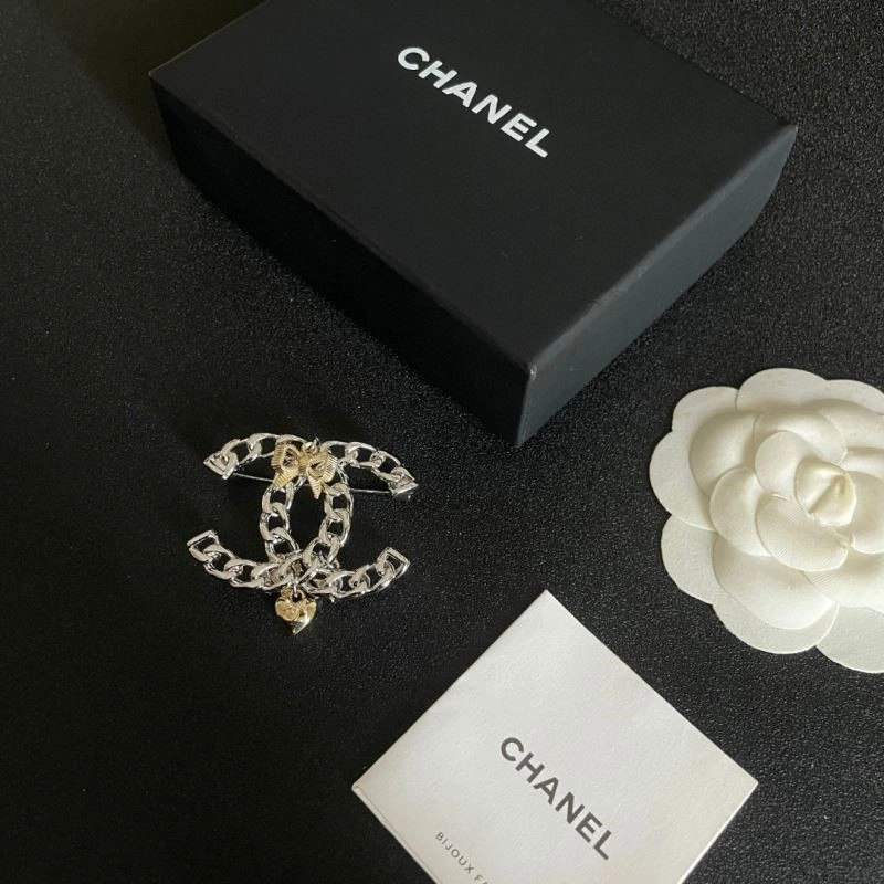 Chanel Brooches Sporty 223171