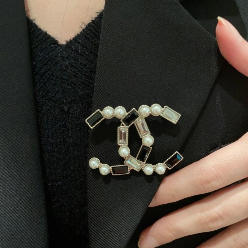 Chanel Brooches ZipUp 223172