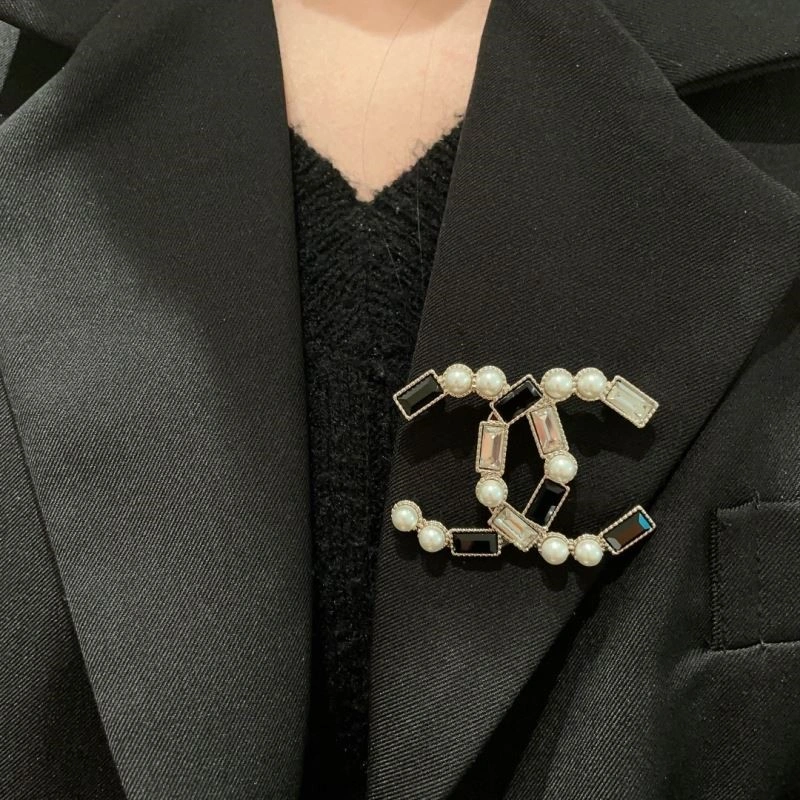 Chanel Brooches ZipUp 223172