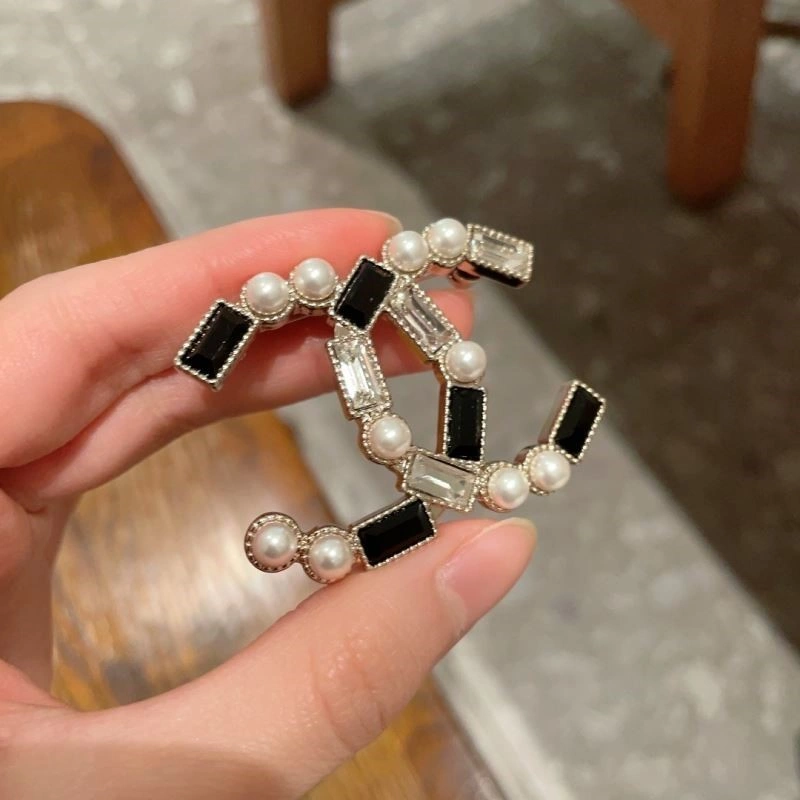 Chanel Brooches ZipUp 223172
