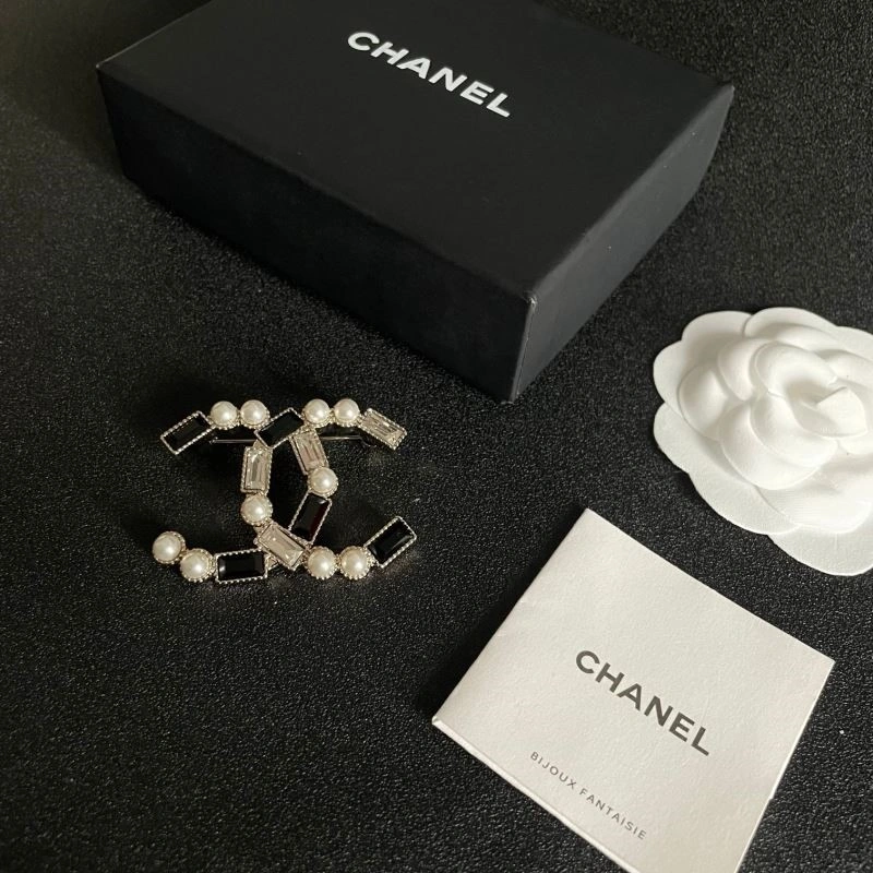 Chanel Brooches ZipUp 223172