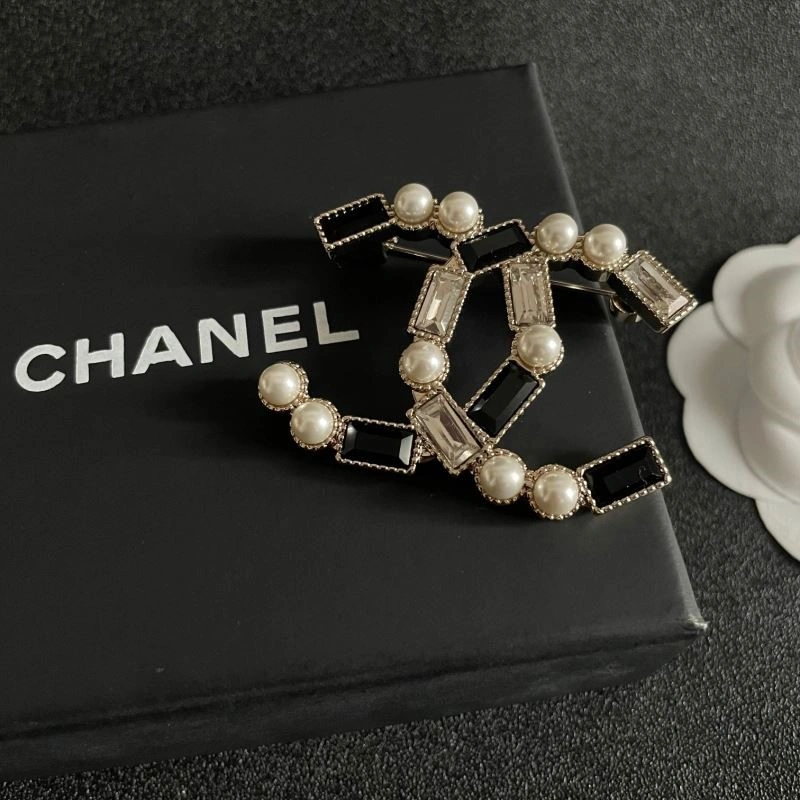 Chanel Brooches ZipUp 223172