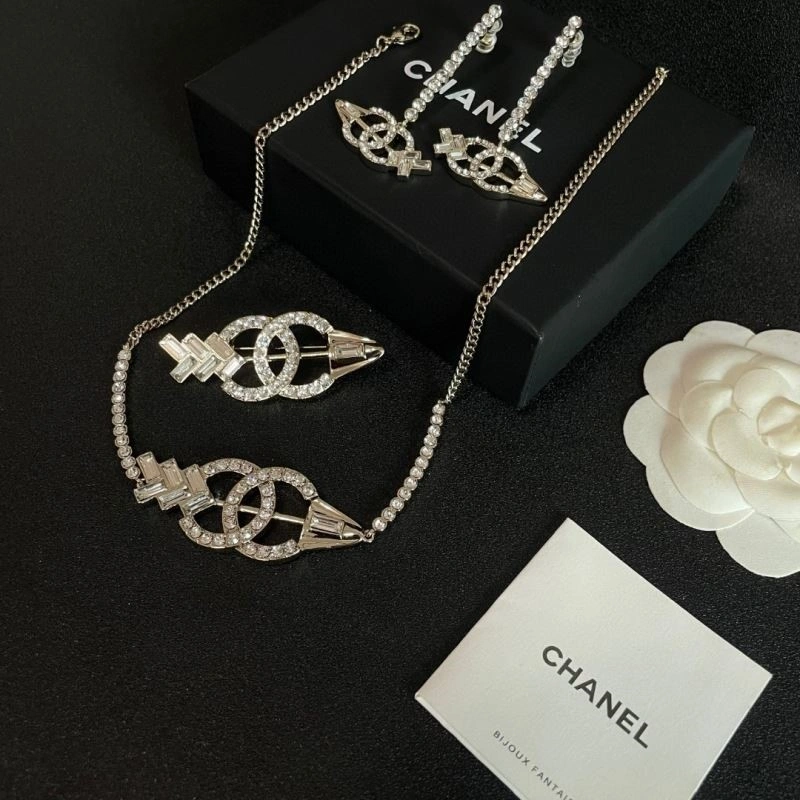 Chanel Brooches Neat 223179