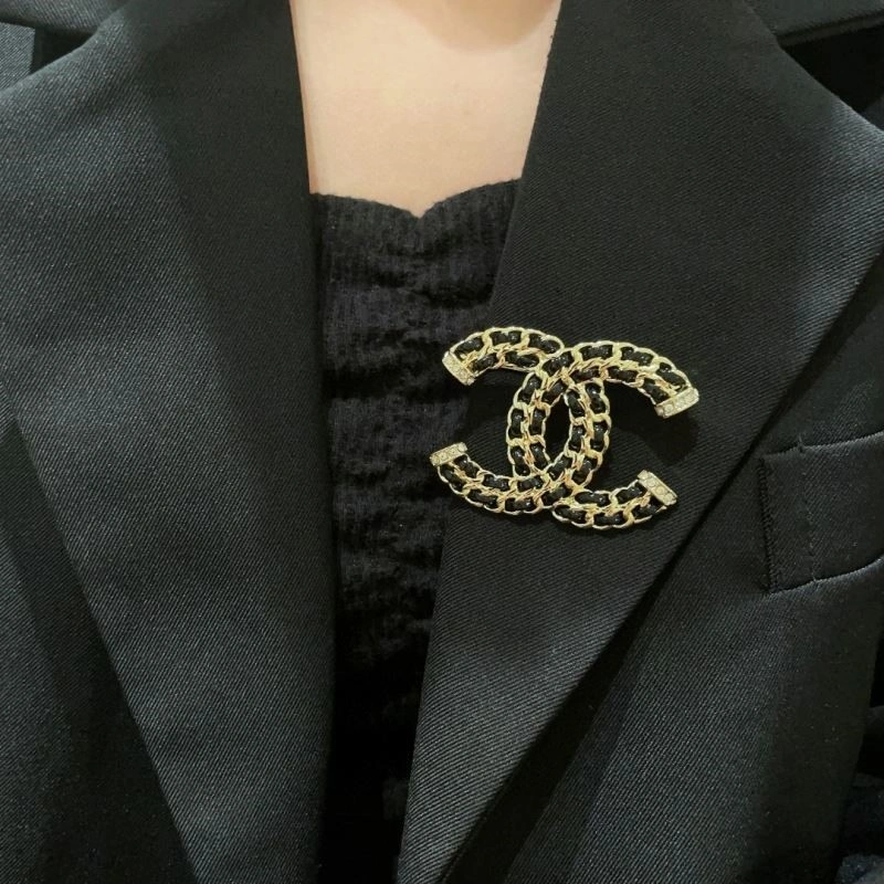 Sophisticated Chanel Brooches 223167