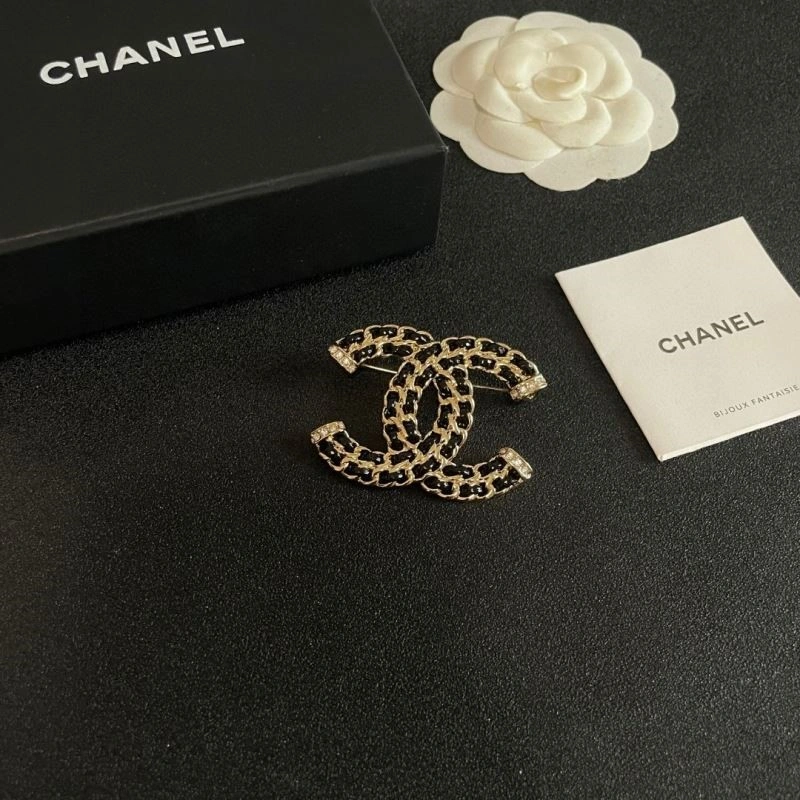 Sophisticated Chanel Brooches 223167