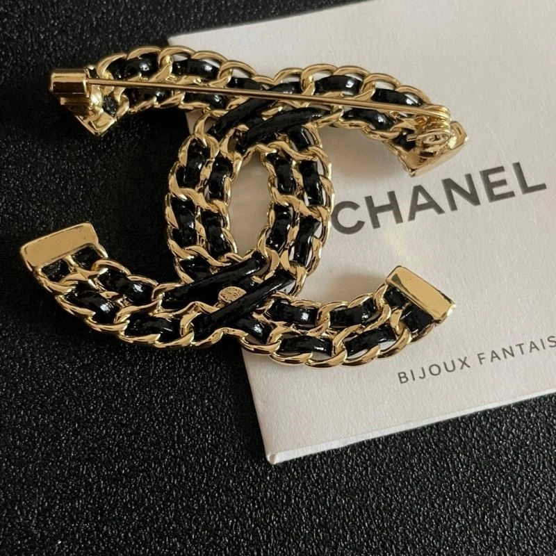 Sophisticated Chanel Brooches 223167