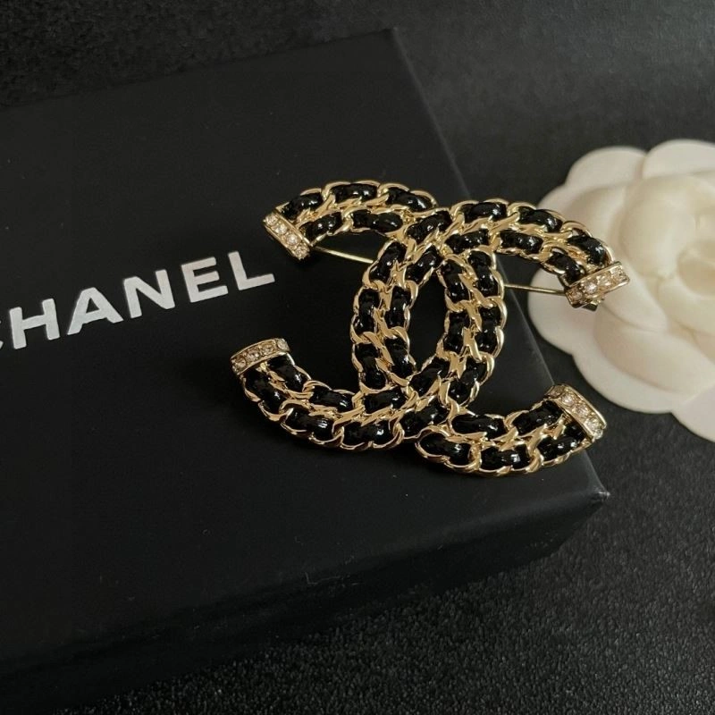 Sophisticated Chanel Brooches 223167