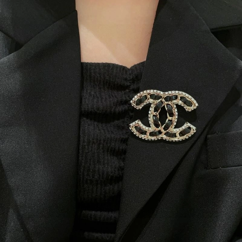 Chanel Brooches SmoothTexture 223162