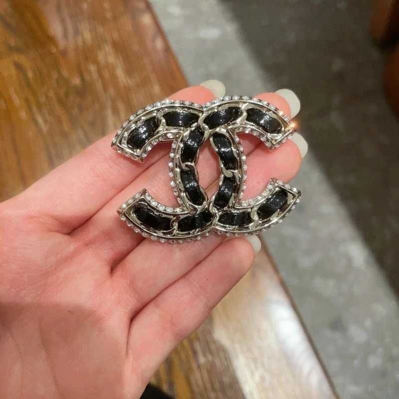 Chanel Brooches SmoothTexture 223162