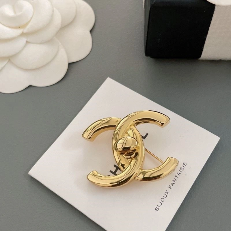 Chanel Brooches MultiPurpose 223161