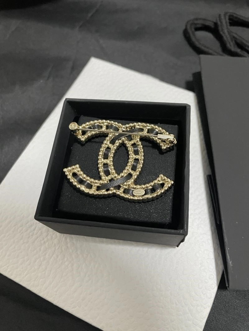 Chanel Brooches TimelessDesign 223153