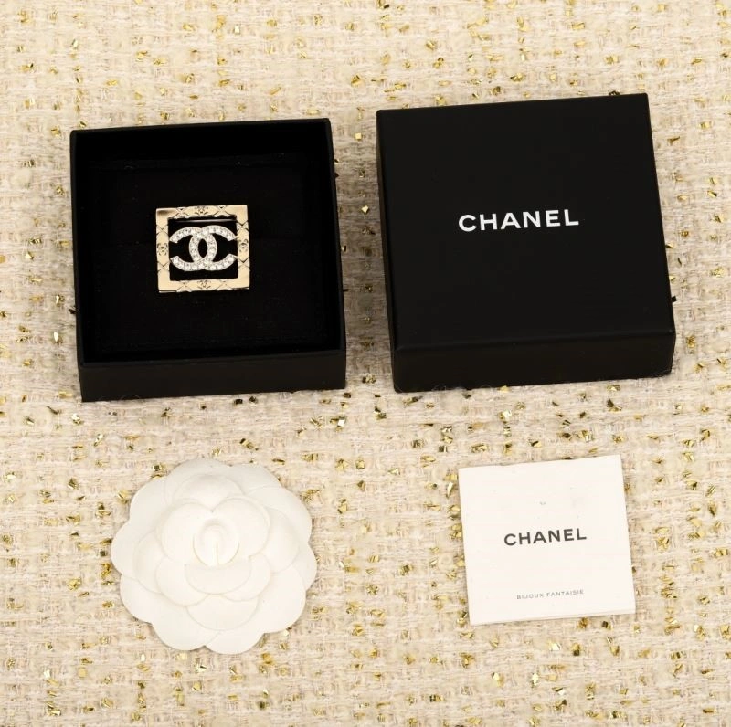 Chanel Brooches Resilient 223149