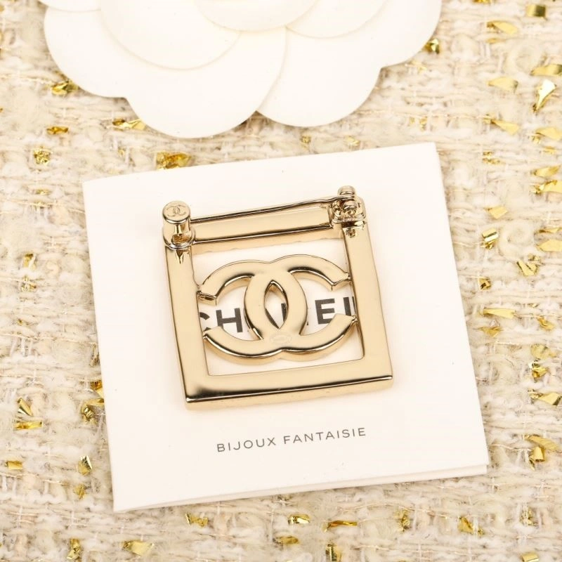Chanel Brooches Resilient 223149