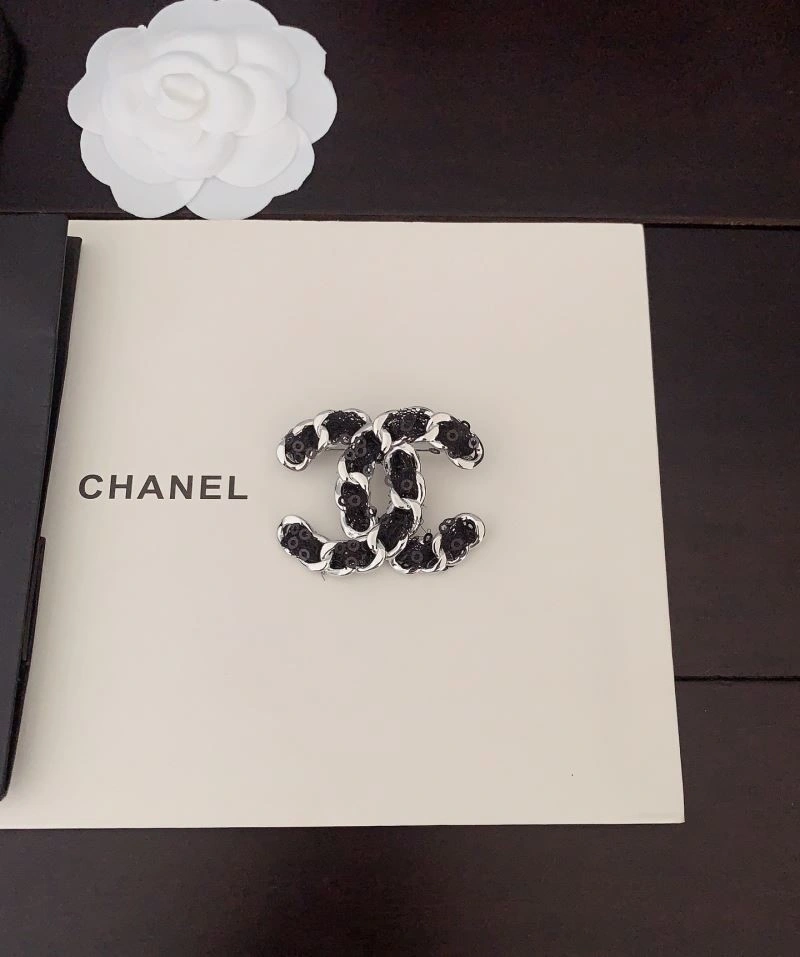 Popular Chanel Brooches 223136