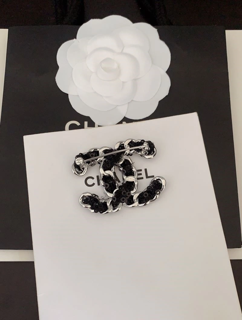 Popular Chanel Brooches 223136