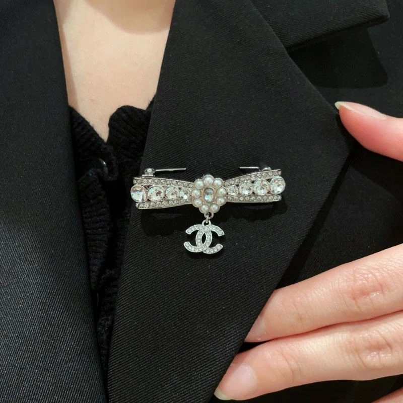 Chanel Brooches Comfortable 223130