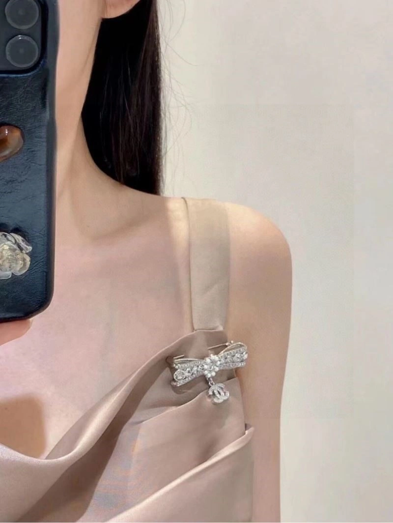 Chanel Brooches Comfortable 223130