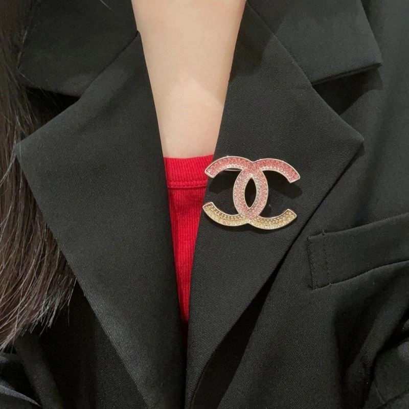 Chanel Brooches Packable 223128