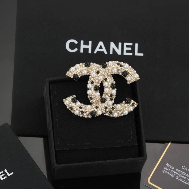 ZipUp Chanel Brooches 223144