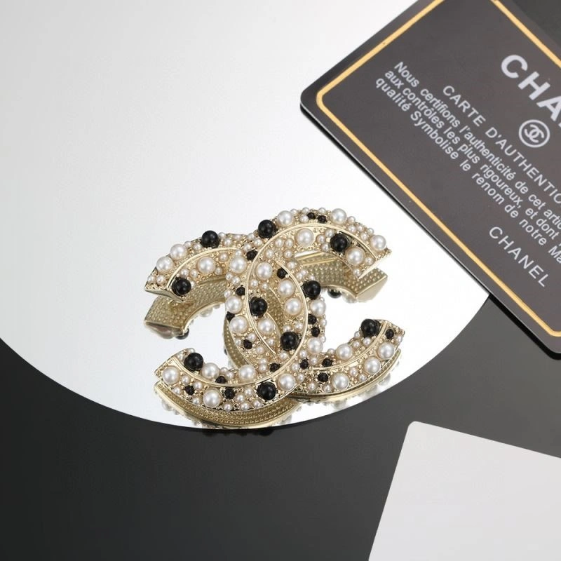 ZipUp Chanel Brooches 223144