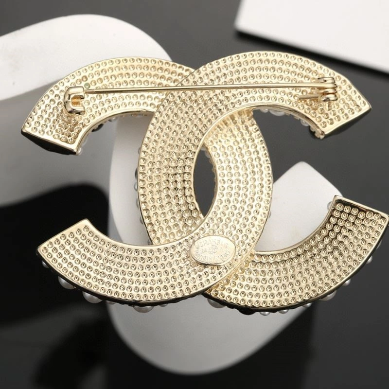 ZipUp Chanel Brooches 223144