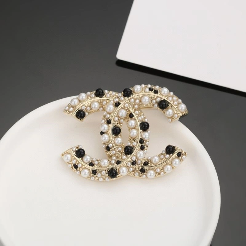 ZipUp Chanel Brooches 223144