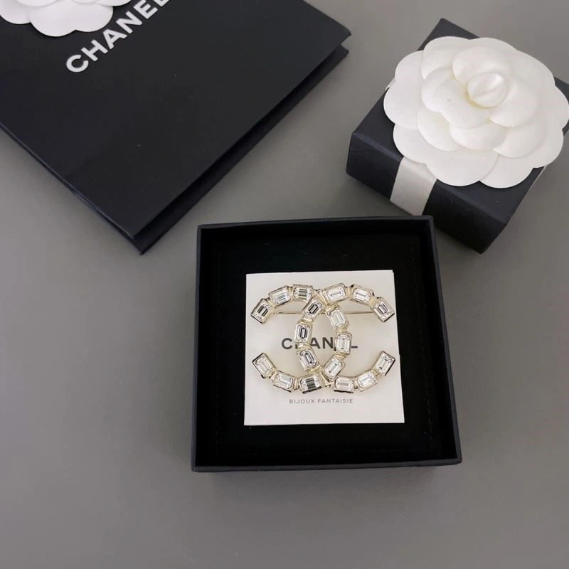 Bold Chanel Brooches 223143