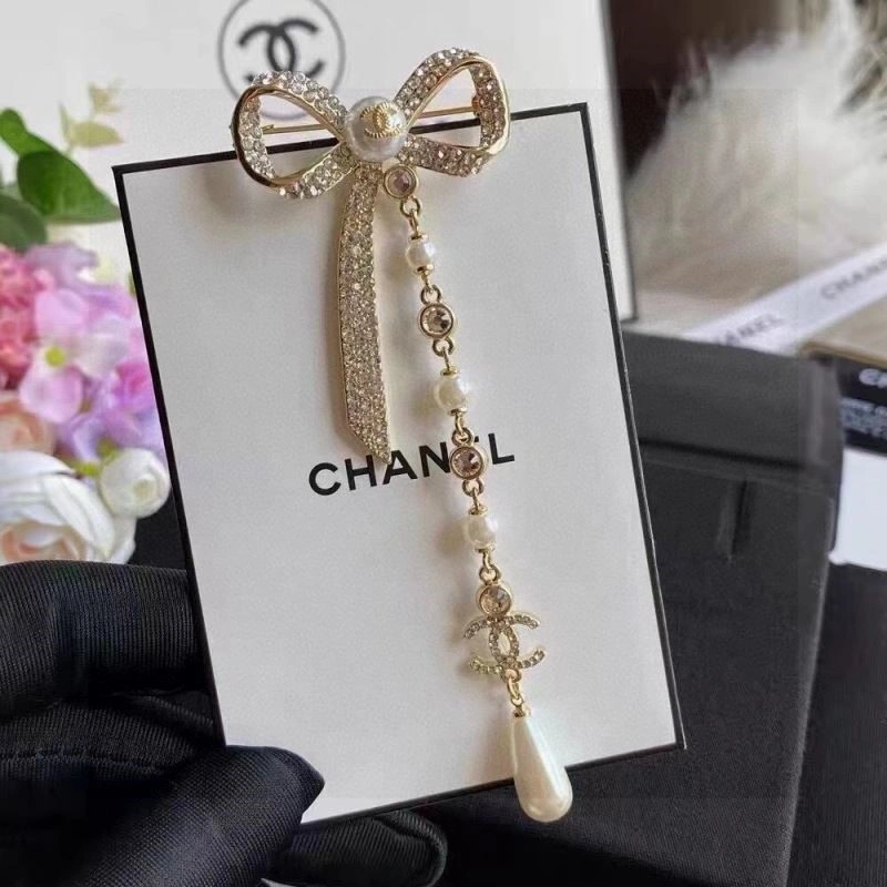 Chanel Brooches TechFriendly 223131