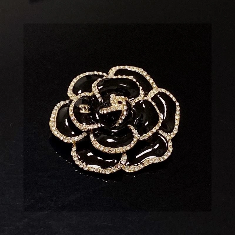 Chanel Brooches Cozy 223137