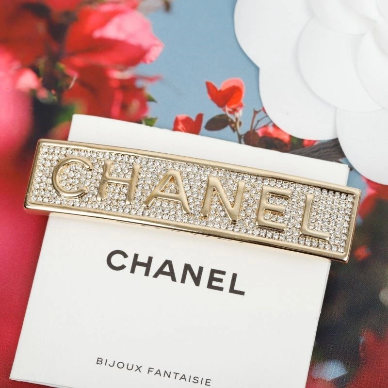 Comfortable Chanel Brooches 223116