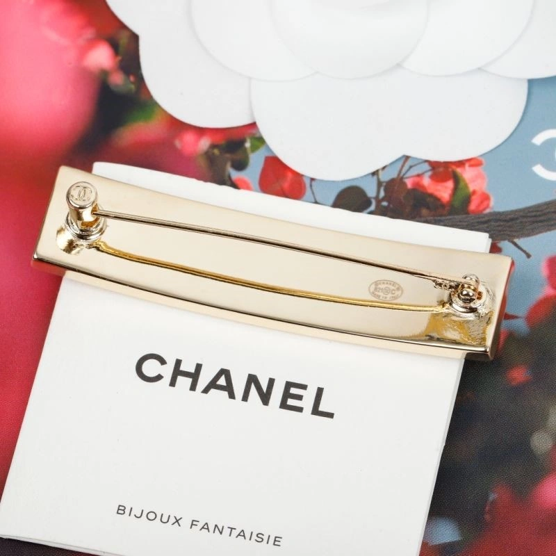 Comfortable Chanel Brooches 223116