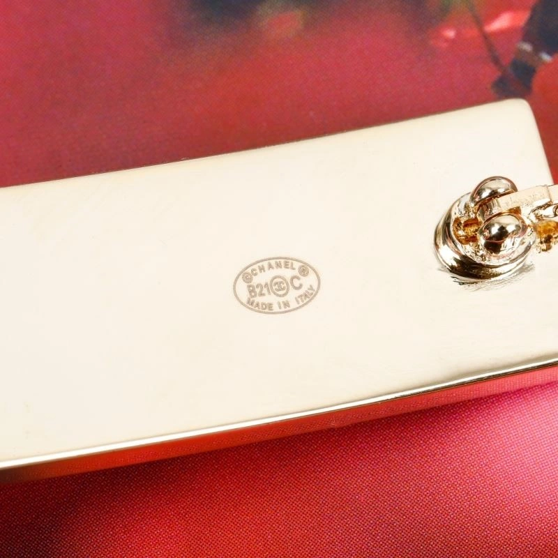 Comfortable Chanel Brooches 223116