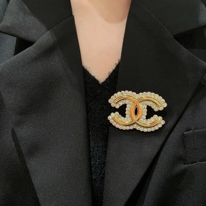 Chanel Brooches Effortless 223120