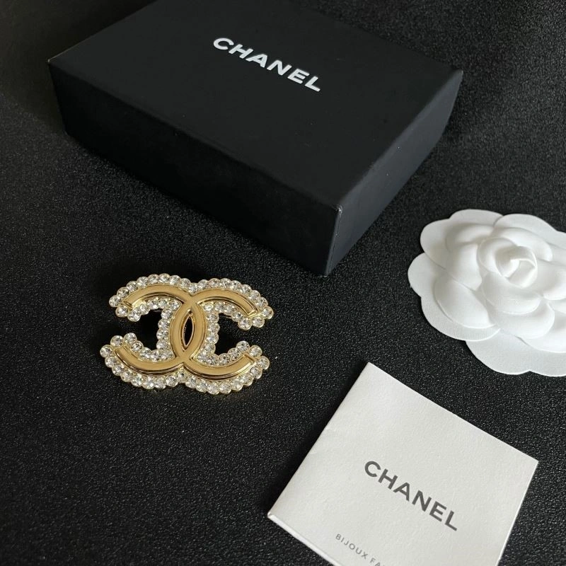Chanel Brooches Effortless 223120