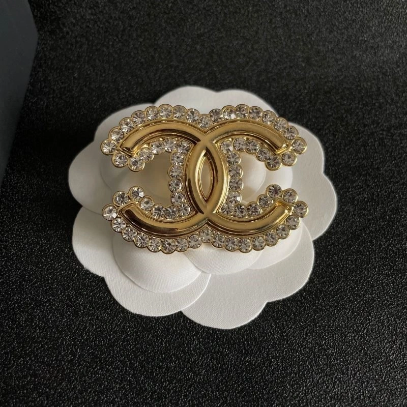 Chanel Brooches Effortless 223120