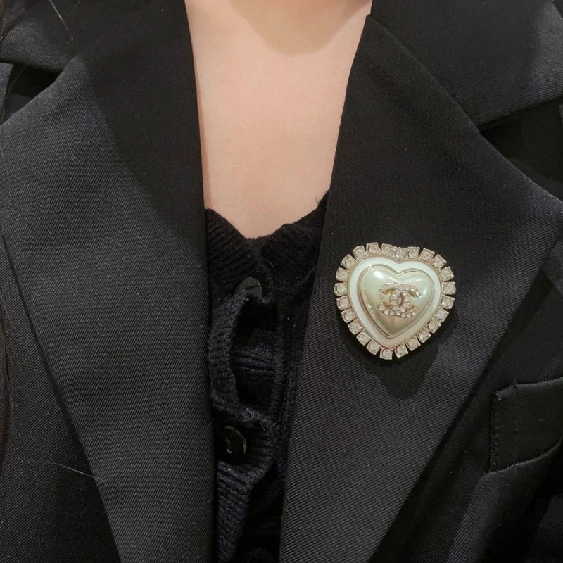 Chanel Brooches EasyMatch 223247