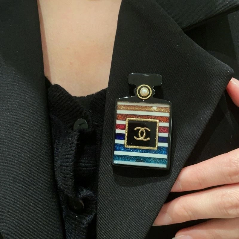 Colorful Chanel Brooches 223122