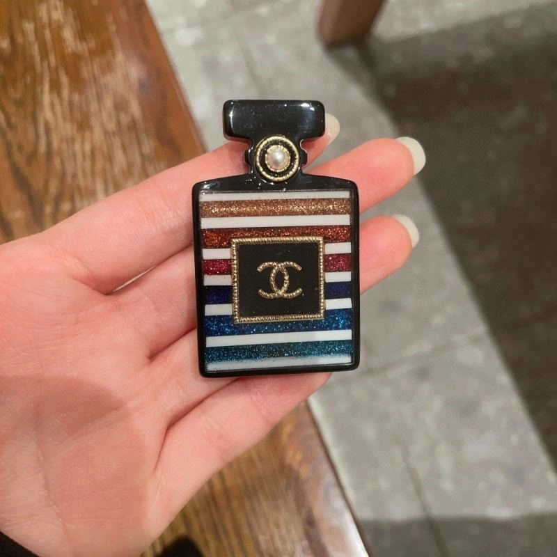 Colorful Chanel Brooches 223122