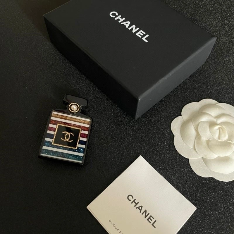 Colorful Chanel Brooches 223122