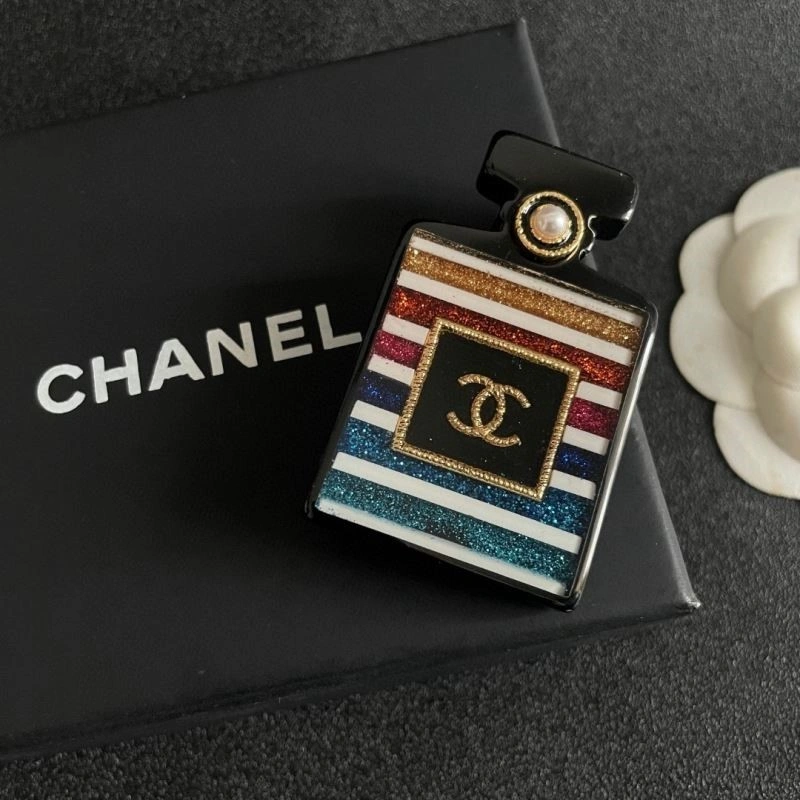 Colorful Chanel Brooches 223122