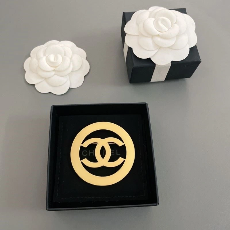 Chanel Brooches Bold 223121