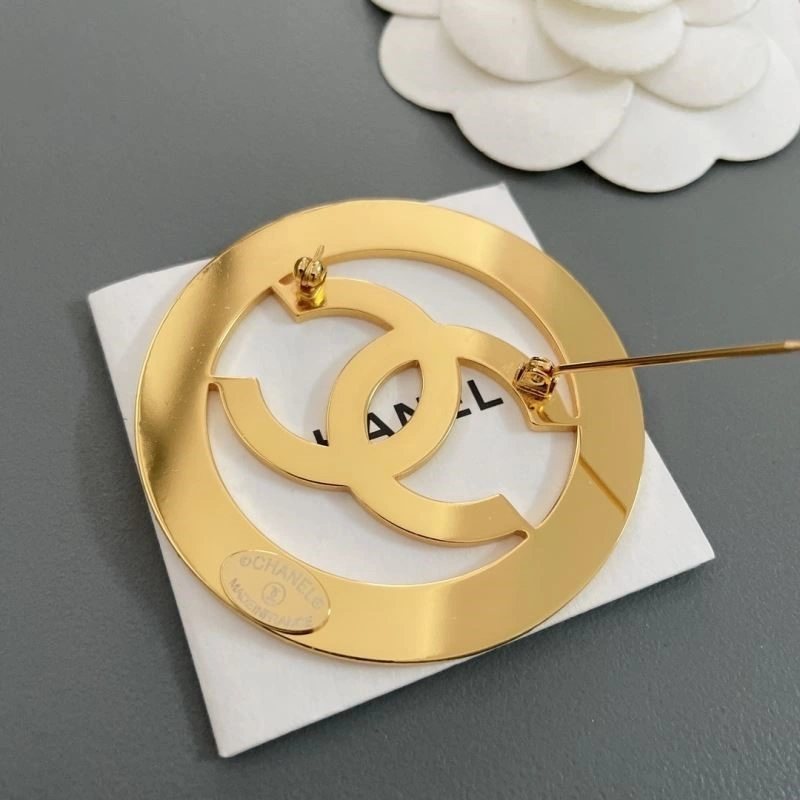 Chanel Brooches Bold 223121