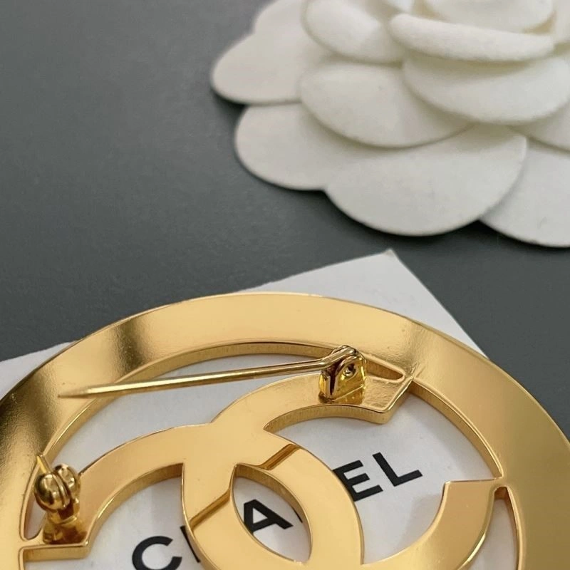 Chanel Brooches Bold 223121
