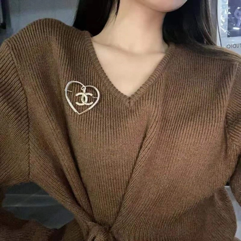 Chanel Brooches Lightweight 223118