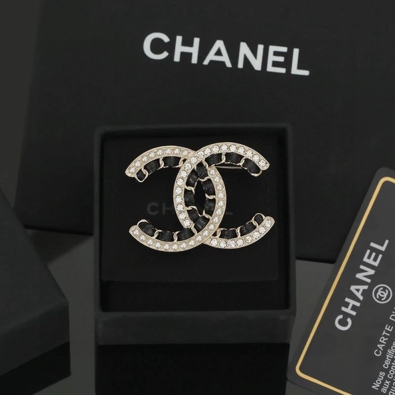 Chanel Brooches Casual 223110