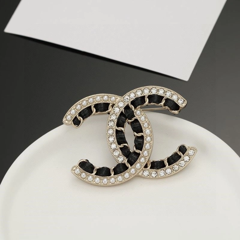 Chanel Brooches Casual 223110