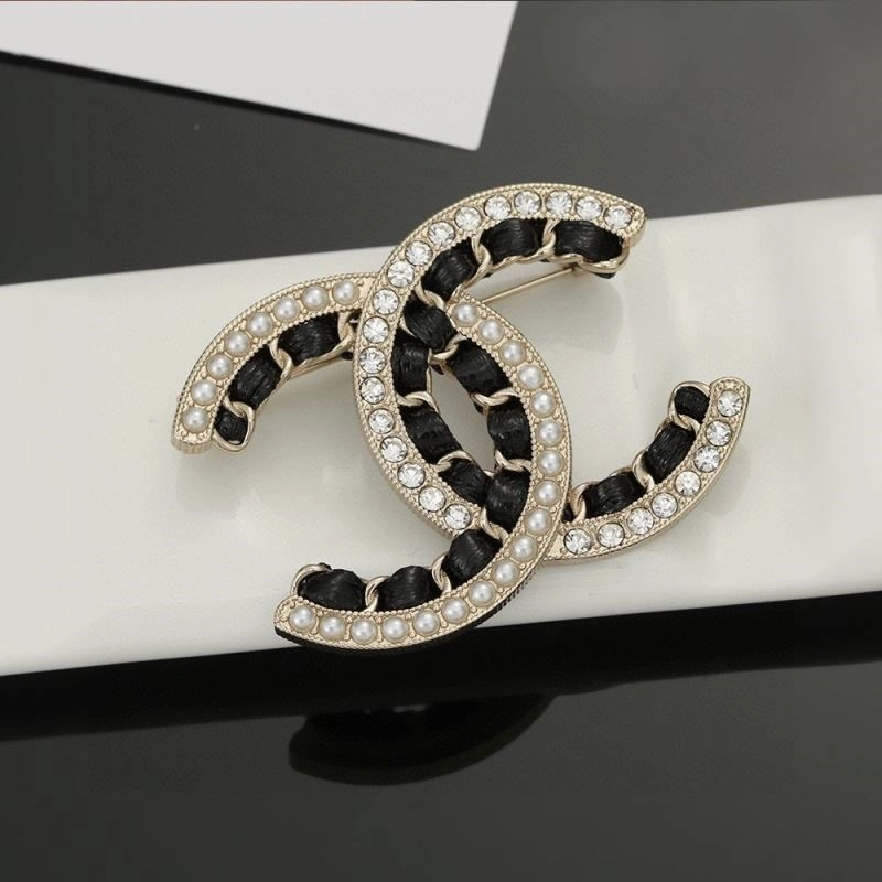 Chanel Brooches Casual 223110