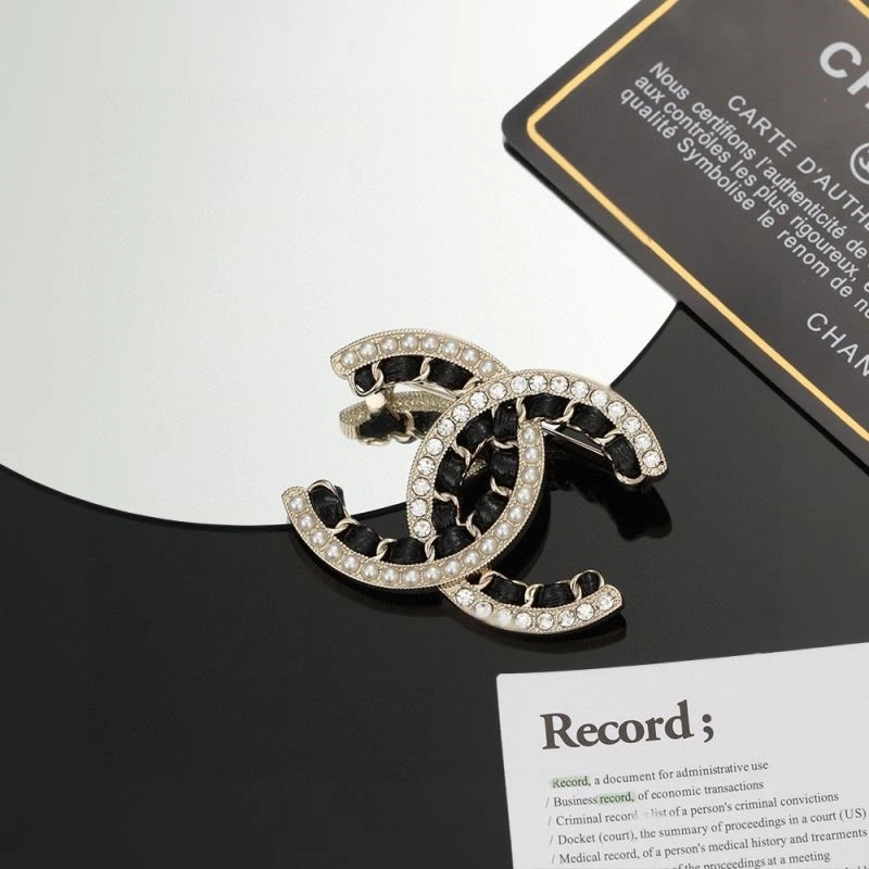 Chanel Brooches Casual 223110