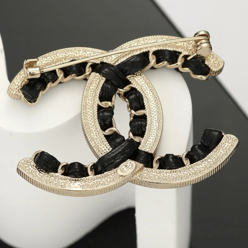 Chanel Brooches Casual 223110